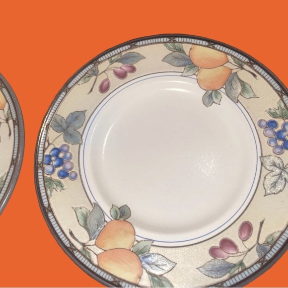 Mikasa Intaglio Garden Harvest 6 3/8” Saucers 4” CAC29 Vintage set of 4 - Picture 5 of 6